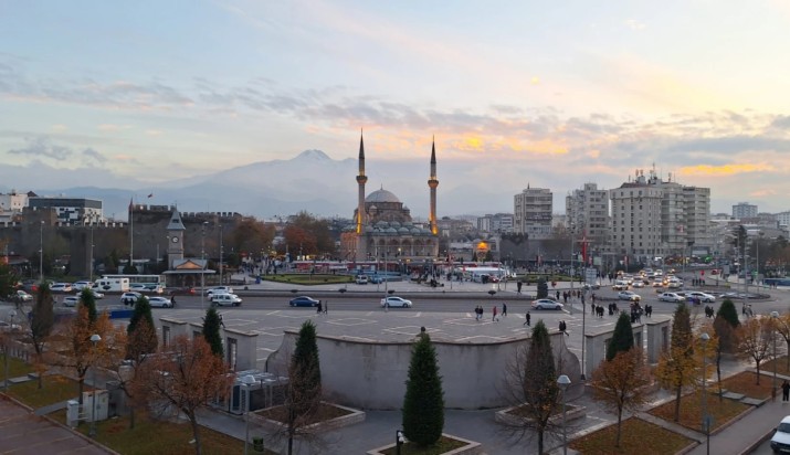 Kayseri Web Ajans ile kurumsal görünümünüzü güçlendirin. Profesyonel web tasarım ve dijital pazarlama hizmetleriyle markanızı öne çıkarın.