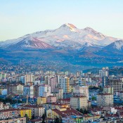 Kadeo Kayseri'de etkili bir dijital varlık oluşturmak istiyorsanız, işletmeniz için profesyonel internet sitesi yapım hizmetlerimizle tanışın.