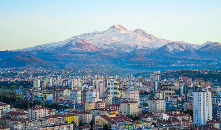 Kadeo Kayseri'de etkili bir dijital varlık oluşturmak istiyorsanız, işletmeniz için profesyonel internet sitesi yapım hizmetlerimizle tanışın.